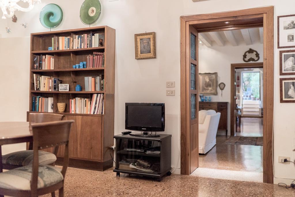 Accademia Terrazza Apartment Venice Exterior photo