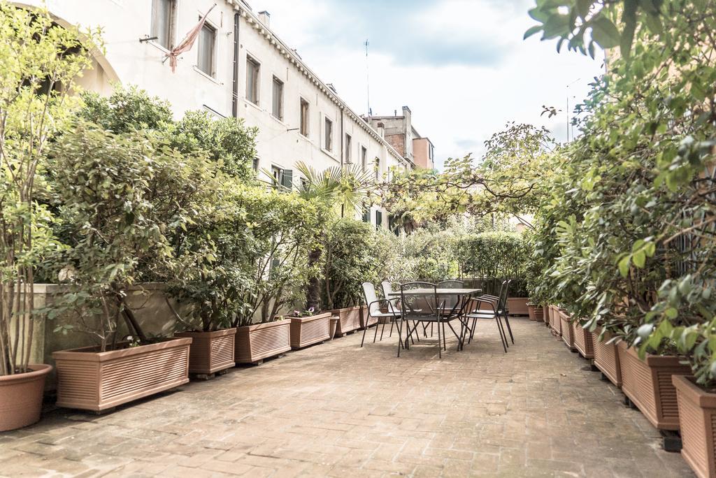 Accademia Terrazza Apartment Venice Exterior photo