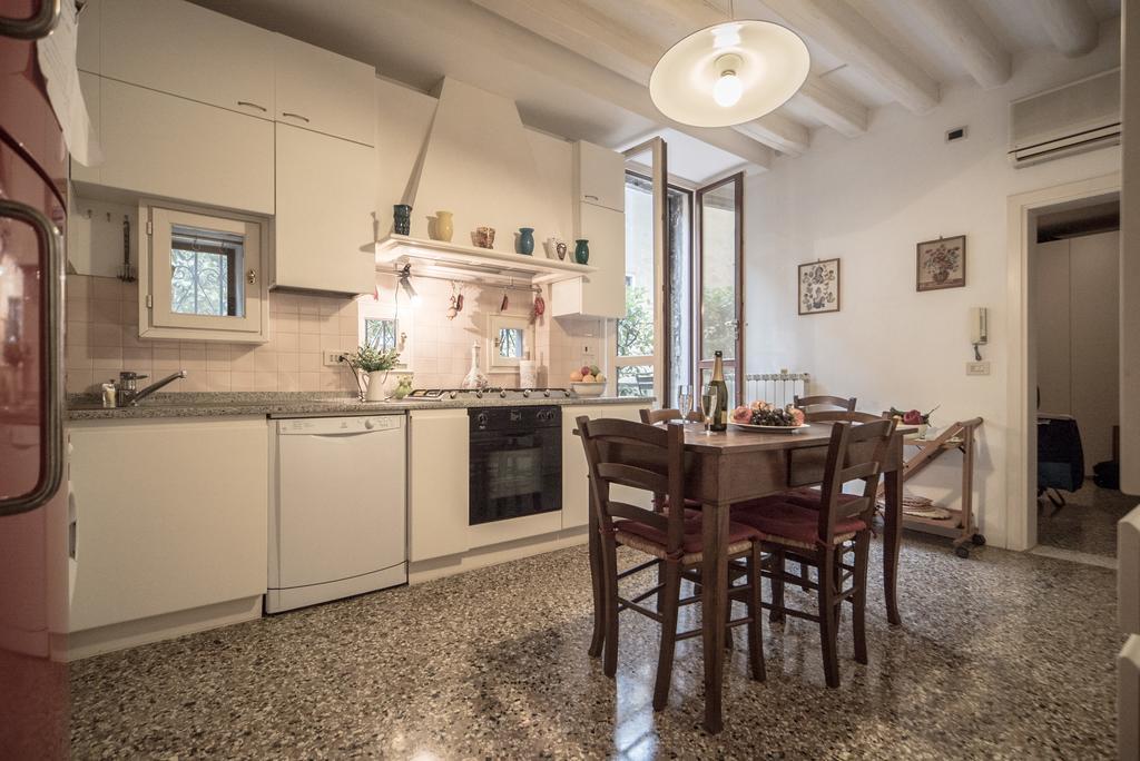 Accademia Terrazza Apartment Venice Exterior photo